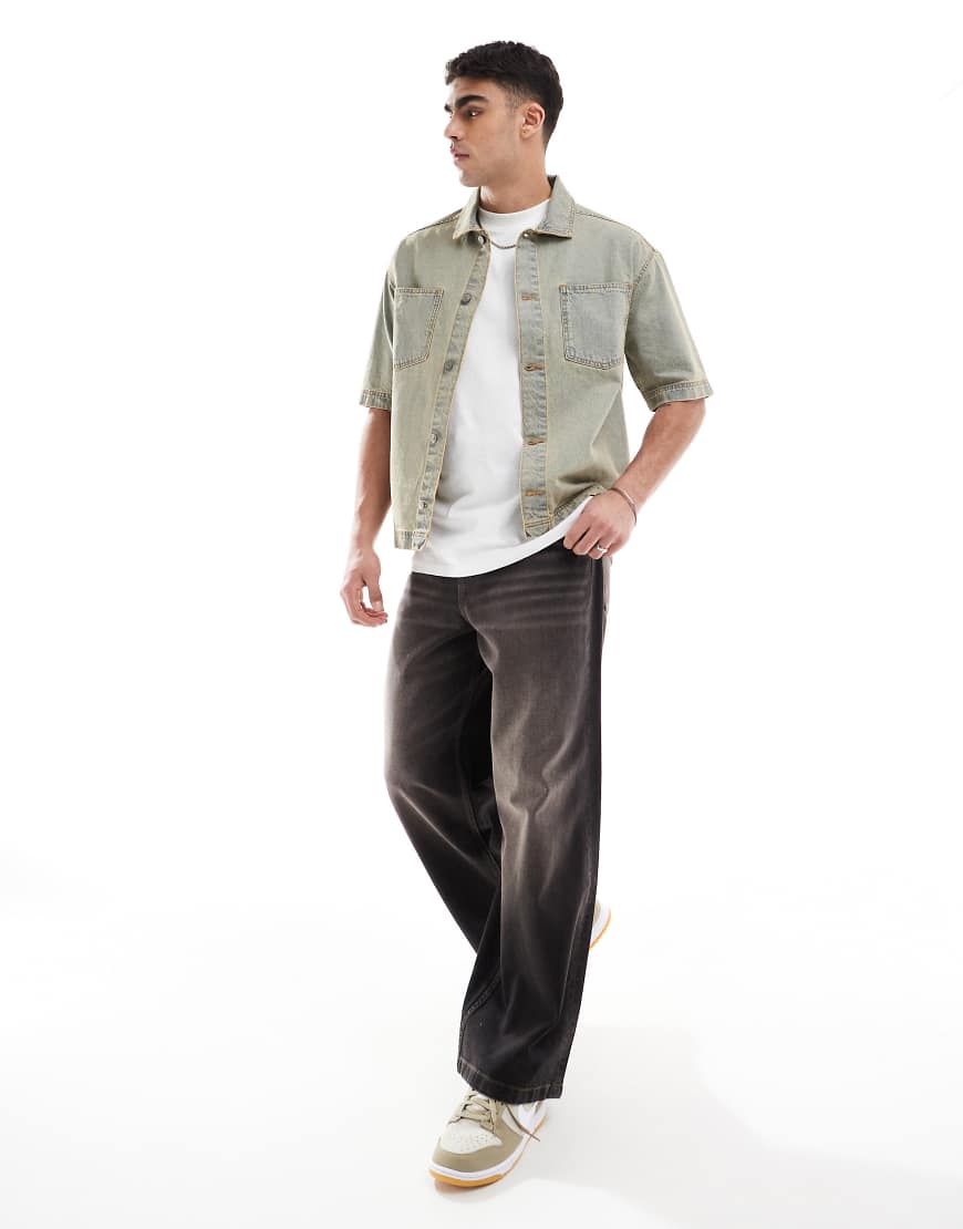 Another Influence - Kurzärmliges Denim-Hemd in Vintage-Waschung mit kastigem Schnitt-Blau Another Influence - Kurzärmliges Denim-Hemd in Vintage-Waschung mit kastigem Schnitt-Blau von Another Influence