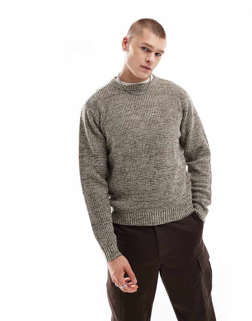 Another Influence - Strickpullover in meliertem Braun mit Rundhalsausschnitt von Another Influence