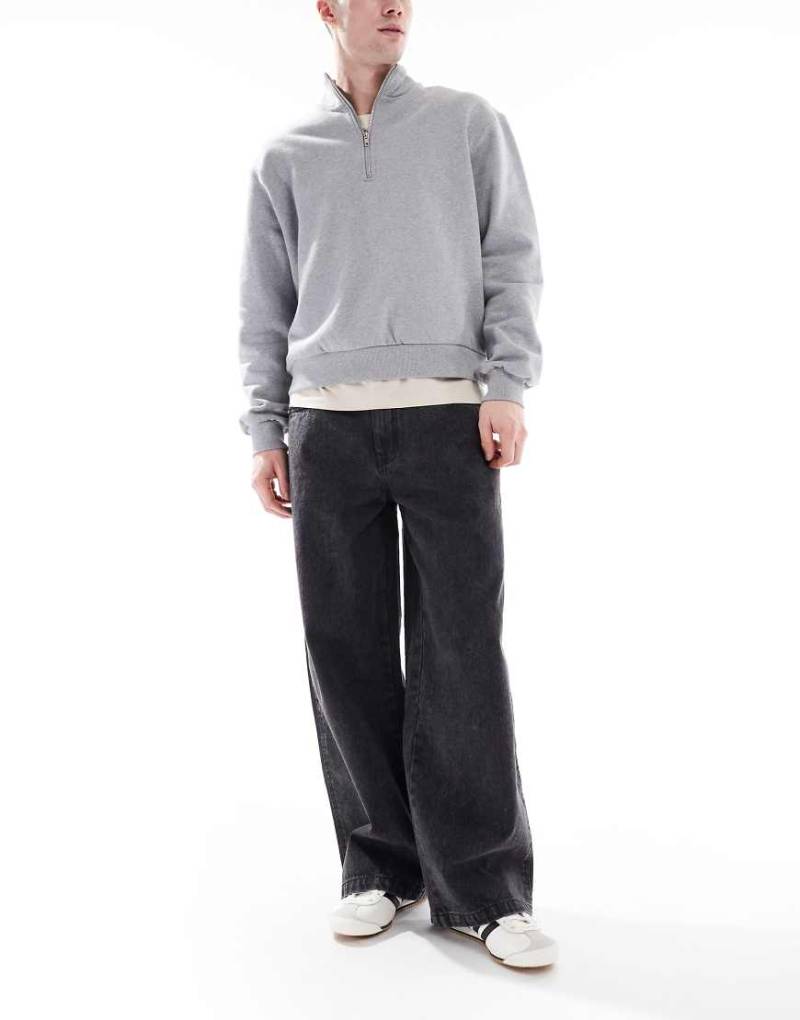 Another Influence - Weit geschnittene Jeans in verwaschenem Schwarz von Another Influence