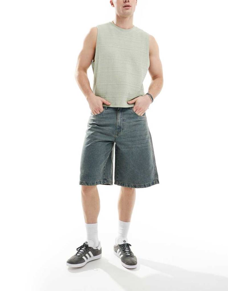 Another Influence - Weite Denim-Jorts in blauer Vintage-Waschung von Another Influence