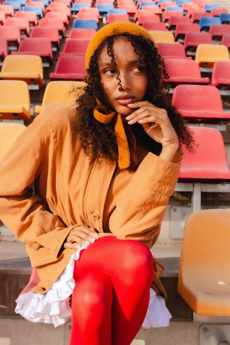 Handgestrickte Mohair-Mütze Mit Fliege Für Erwachsene in Senfgelb von AnotherHatBag