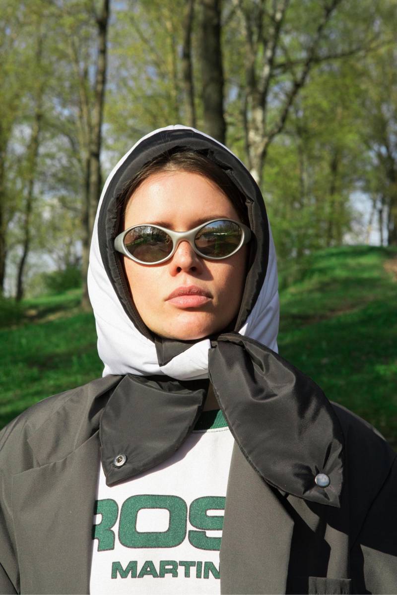 Mehrfarbiges Kissen-Kopftuch in Schwarz Und Weiß - Balaclava, Schal, Gesteppter Bandana, Puffer, Gestepptes Kopftuch Im Babyshka-stil, Der Bär von AnotherHatBag