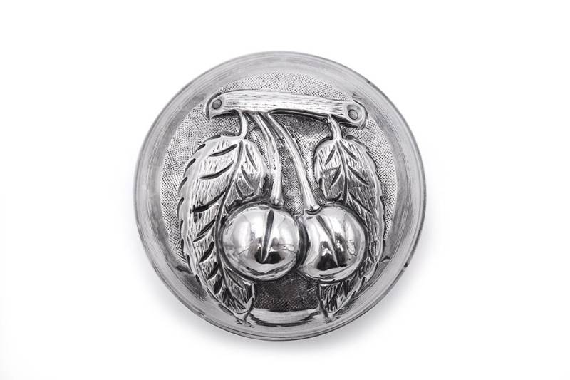 Schmuckbox 900Er Silber Repousse Kirschen Schmuckbox 900Er Silber Repousse Kirschen von AnotherSkyVintage