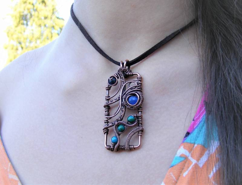 Draht Gewickelt Chaos Anhänger Mit Meer Blau Jade, Apatit Und Chrysokoll Perlen Draht Gewickelt Chaos Anhänger Mit Meer Blau Jade, Apatit Und Chrysokoll Perlen von AnriAdachiJewellery