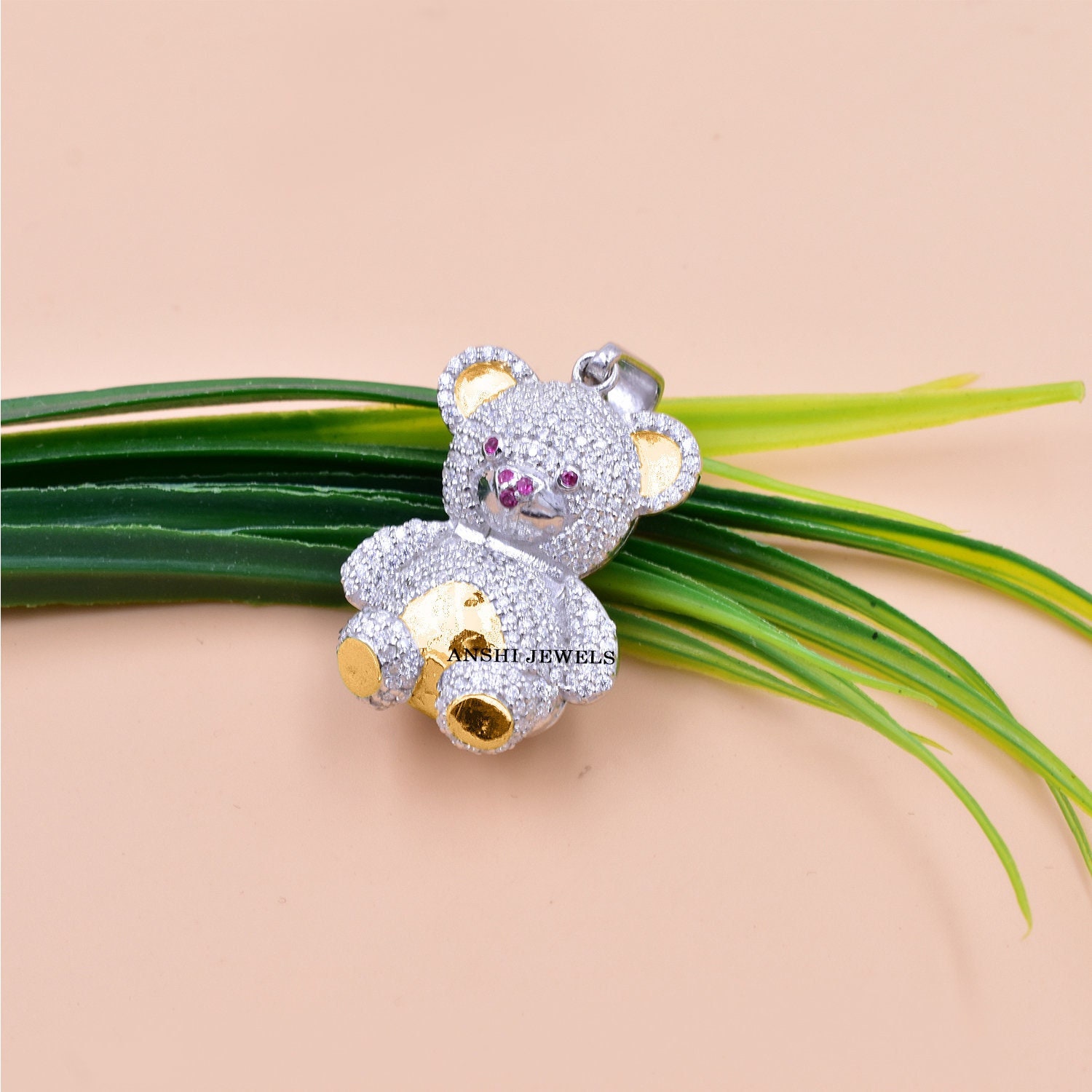 925 Sterling Silber Teddybär Anhänger, Pave Monzonit Massive Frau Anhänger Schmuck von Anshijewels