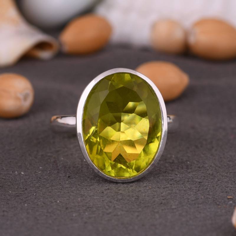 Oval Cut Peridot Edelstein Ring, 925 Sterling Silber Handgemachte Designer Boho Grün Schmuck Für Frauen von Anshik925Silver