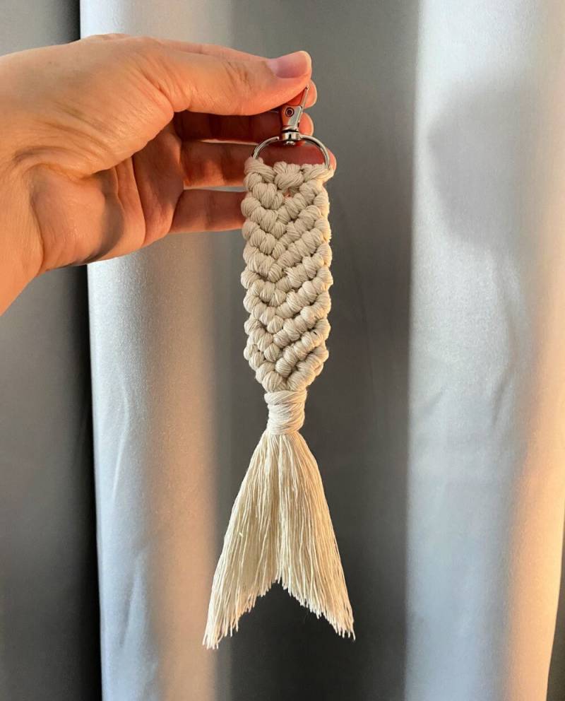 Makramee - Mermaid Tail Schlüsselanhänger von AnsleyDesignLLC