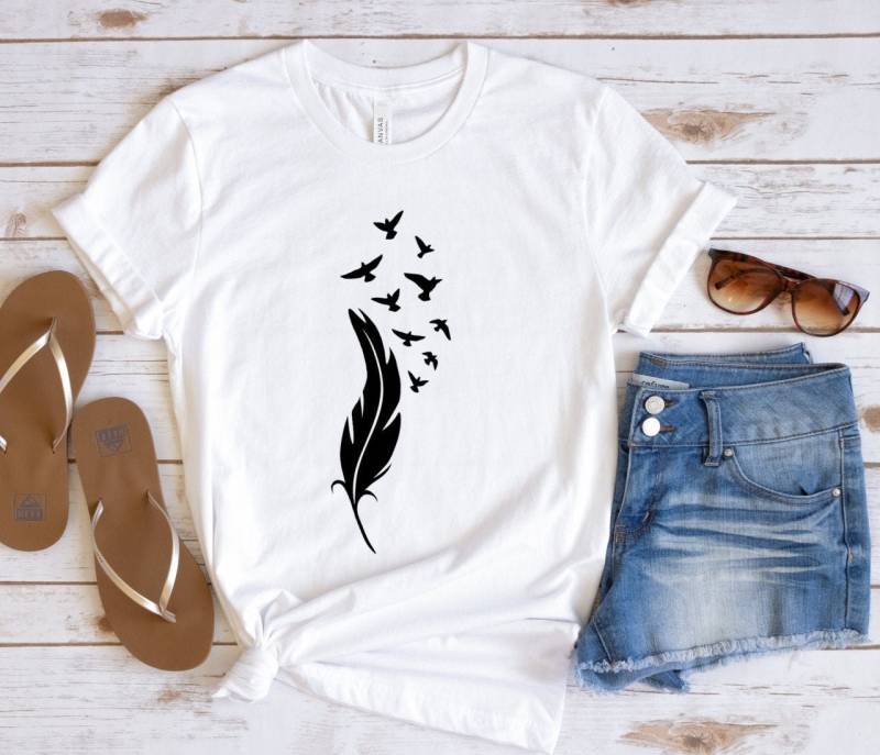 Feder Vögel Shirt, Naturliebhaber-T-Shirt, T-Shirt, Geschenk Für Sie, Vogel-Liebhaber-Geschenk T-Shirt von AntarBoutique