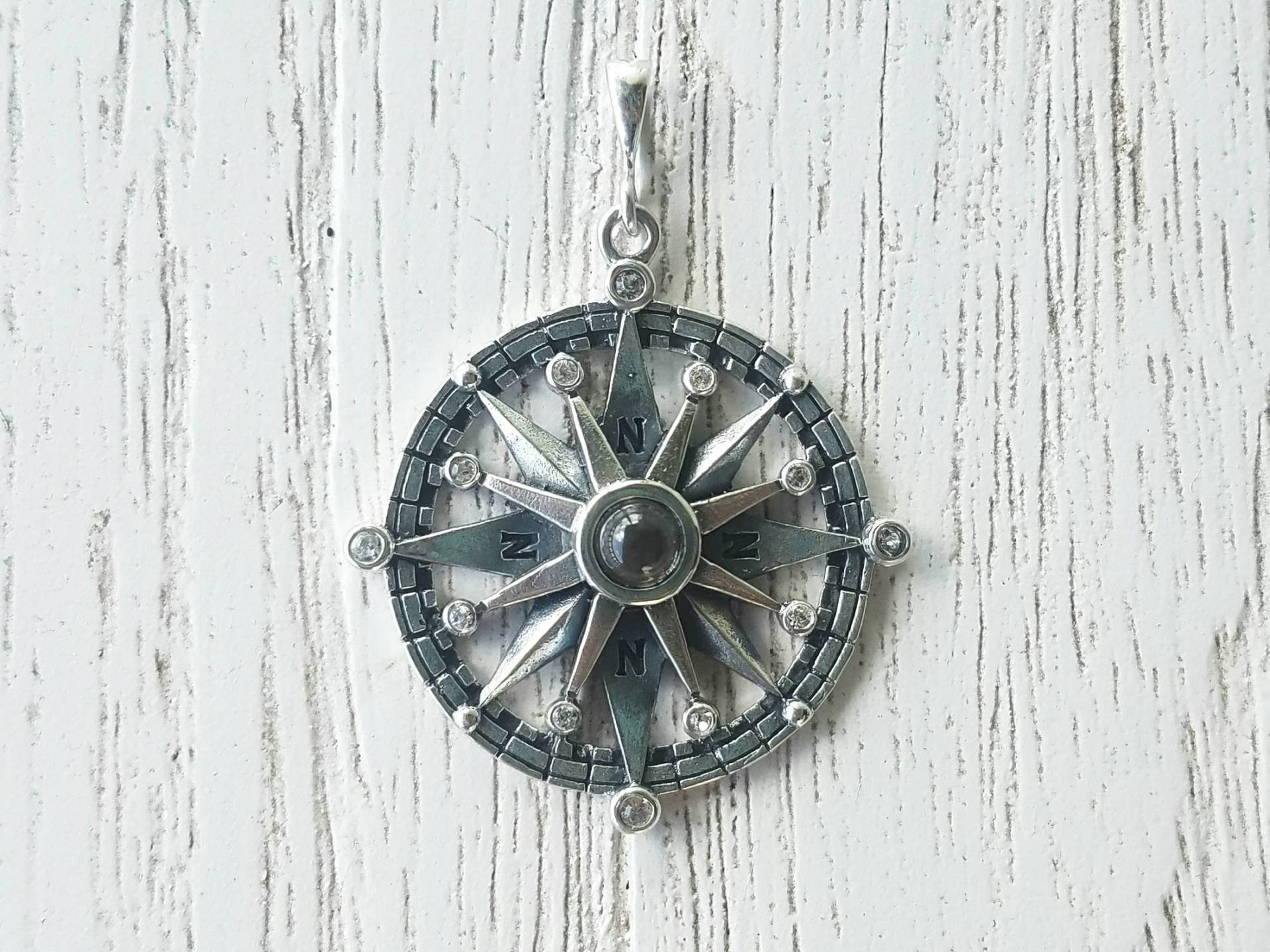 Antarktis Kompass Anhänger Oxidierte Silberkette Mit Swarovski Kristallen Antarktis Kompass Anhänger Oxidierte Silberkette Mit Swarovski Kristallen von AntarcticaJewellery
