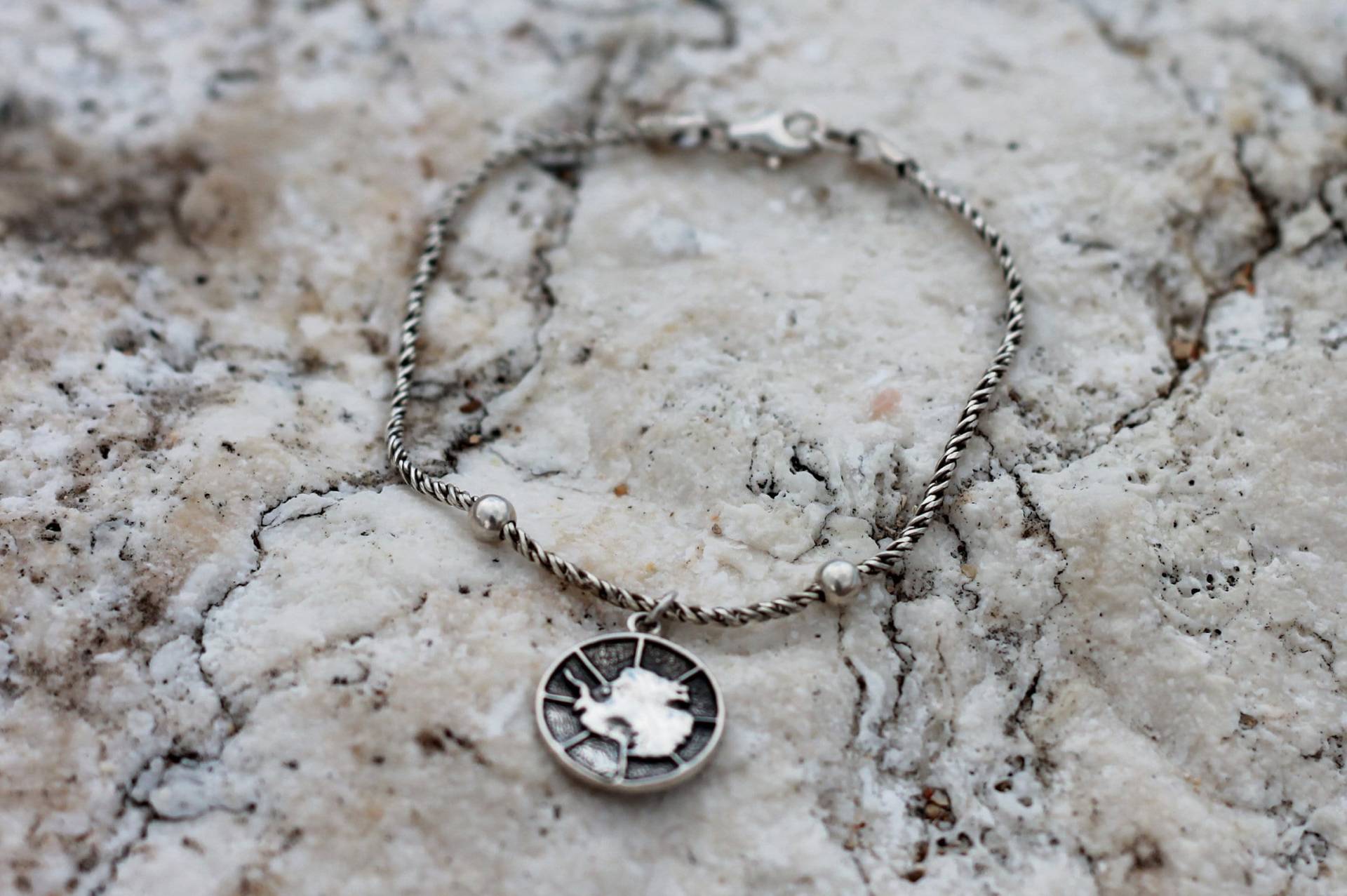 Antarktis Kontinent Bettelarmband Eleganter Silberner Handgelenk Schmuck Für Polarforscher & Abenteurer von AntarcticaJewellery