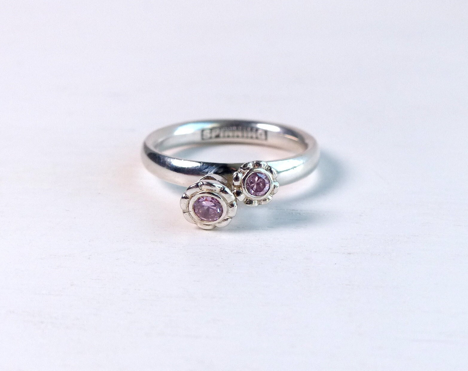 Drehring "Spinning' Sterling Silber 925 Gänseblümchen Ring Stein Ringgröße 5, 75 Stacking Dänemark Skandinavisch Schmuck Drehring "Spinning' Sterling Silber 925 Gänseblümchen Ring Stein Ringgröße 5, 75 Stacking Dänemark Skandinavisch Schmuck von AnteBellumTreasure