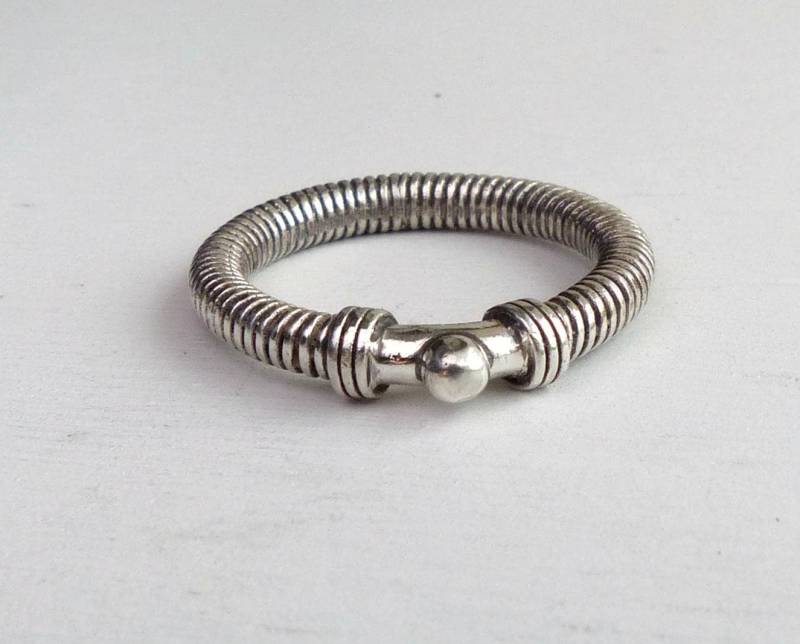 Modernist Sterling Silber Spiralring Federring Größe 7, 25 Dot Ring Vintage Modern Vintage Schmuck von AnteBellumTreasure
