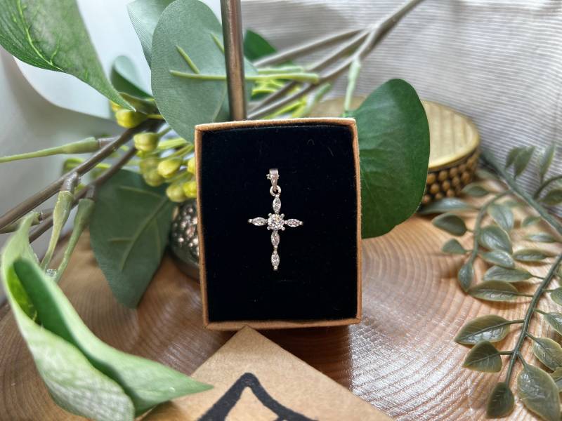 sterling Silber Cubic Zirkonia Kreuz Recycling Anhänger - Vintage Umweltfreundliche Schmuck von AntheiaAtelier