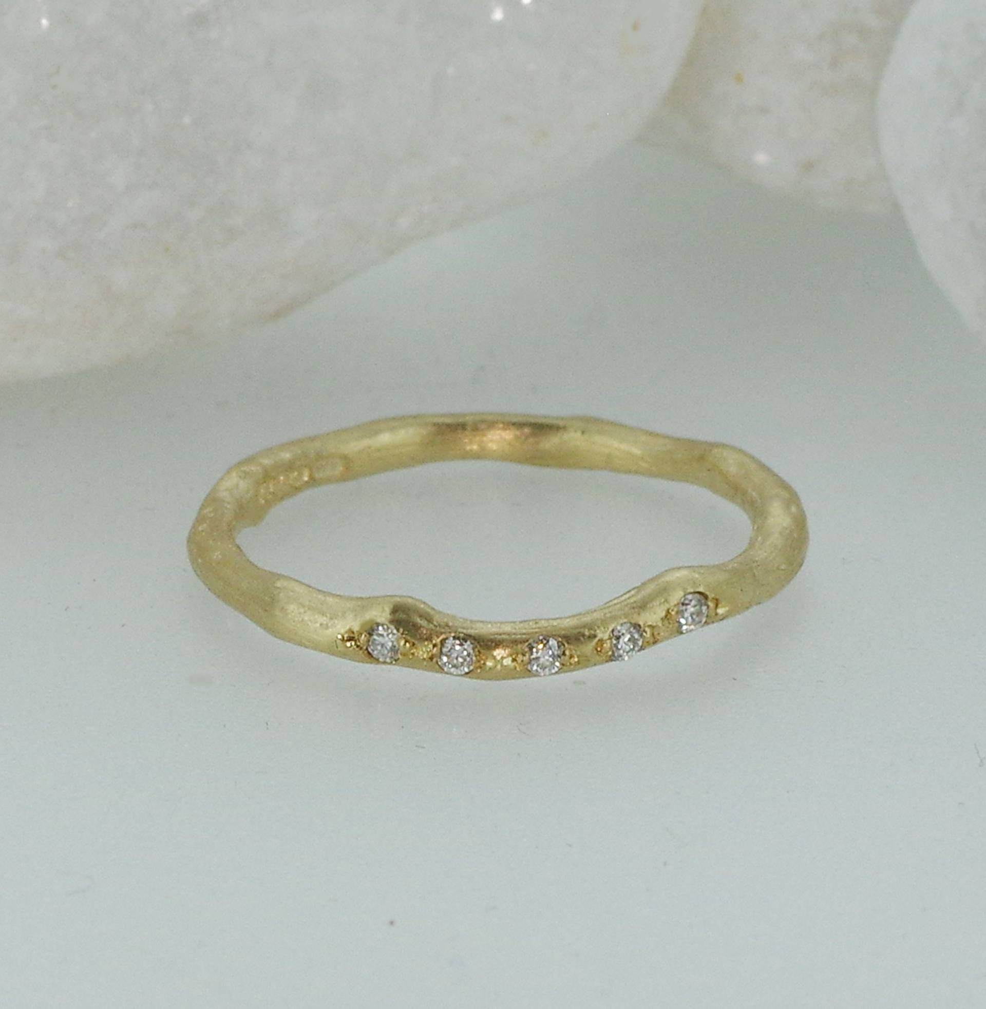 9 Karat Gold Zweig Ring Diamant Rustikale Eternity Band 9 Karat Gold Zweig Ring Diamant Rustikale Eternity Band von AnthonyBlakeney