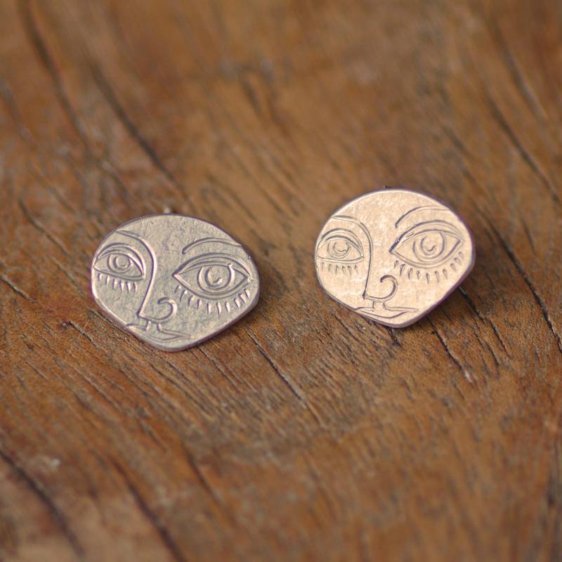 Silberne Kleine Gesicht Ohrstecker von AnthonyBlakeney