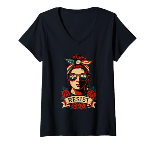 Damen Resist 8647 Politischer Protest Feministischer Aktivismus ANTI MAGA T-Shirt mit V-Ausschnitt von Anti-MAGA Merch