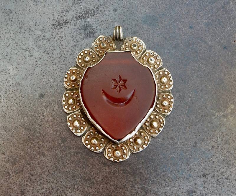 Anhänger Amulett Yomud - Turkmenen Mit Vergoldeten Mustern Und Naht Farbe Karneol Perlen Silber von AnticEtnicGem