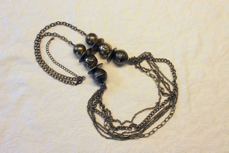 Vintage Mehrreihige Verstellbare Halskette Mit Runden Bronzefarbenen Perlen von AntientDreams