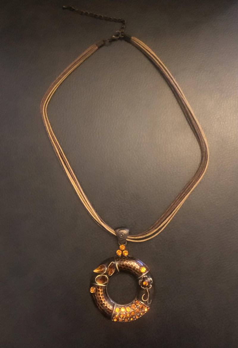 Halskette Leder Vintage Mit Strass Emaillierte Anhänger/Kupfer von Antik1940undmehr