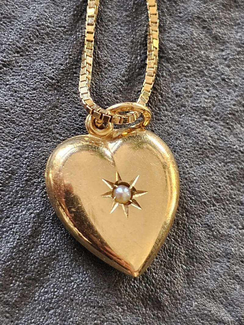 18K Goldkette Halskette Gelbgold 42 cm 3, 8G Herz Anhänger 18K Goldkette Halskette Gelbgold 42 cm 3, 8G Herz Anhänger von AntikStaudinger