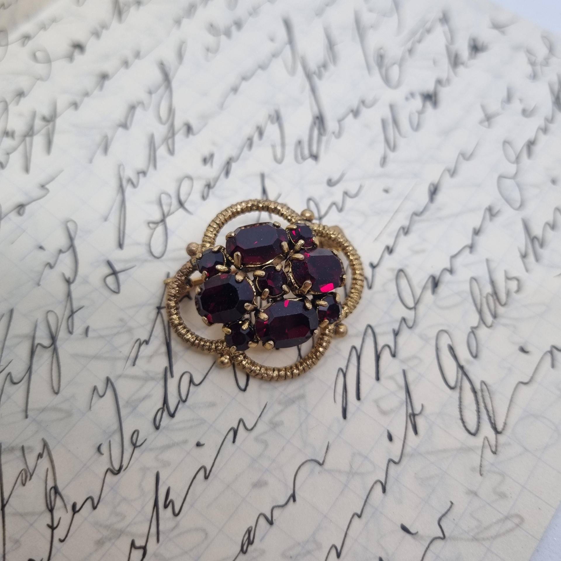 Einzigartige Antik Brosche Aus Den 50Ern Modeschmuck Gold Rubinrot Art Jugenstil "Lady Viktoria" von AntikStorys