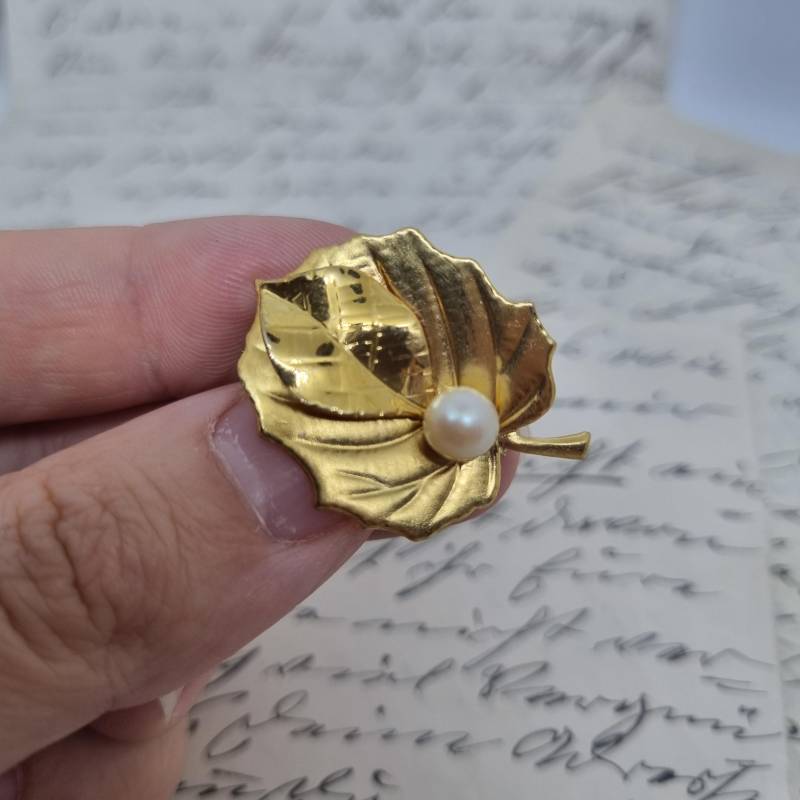 Einzigartige Vintage Brosche Antik 50Er Jahre Gold Perle Blatt Motiv von AntikStorys
