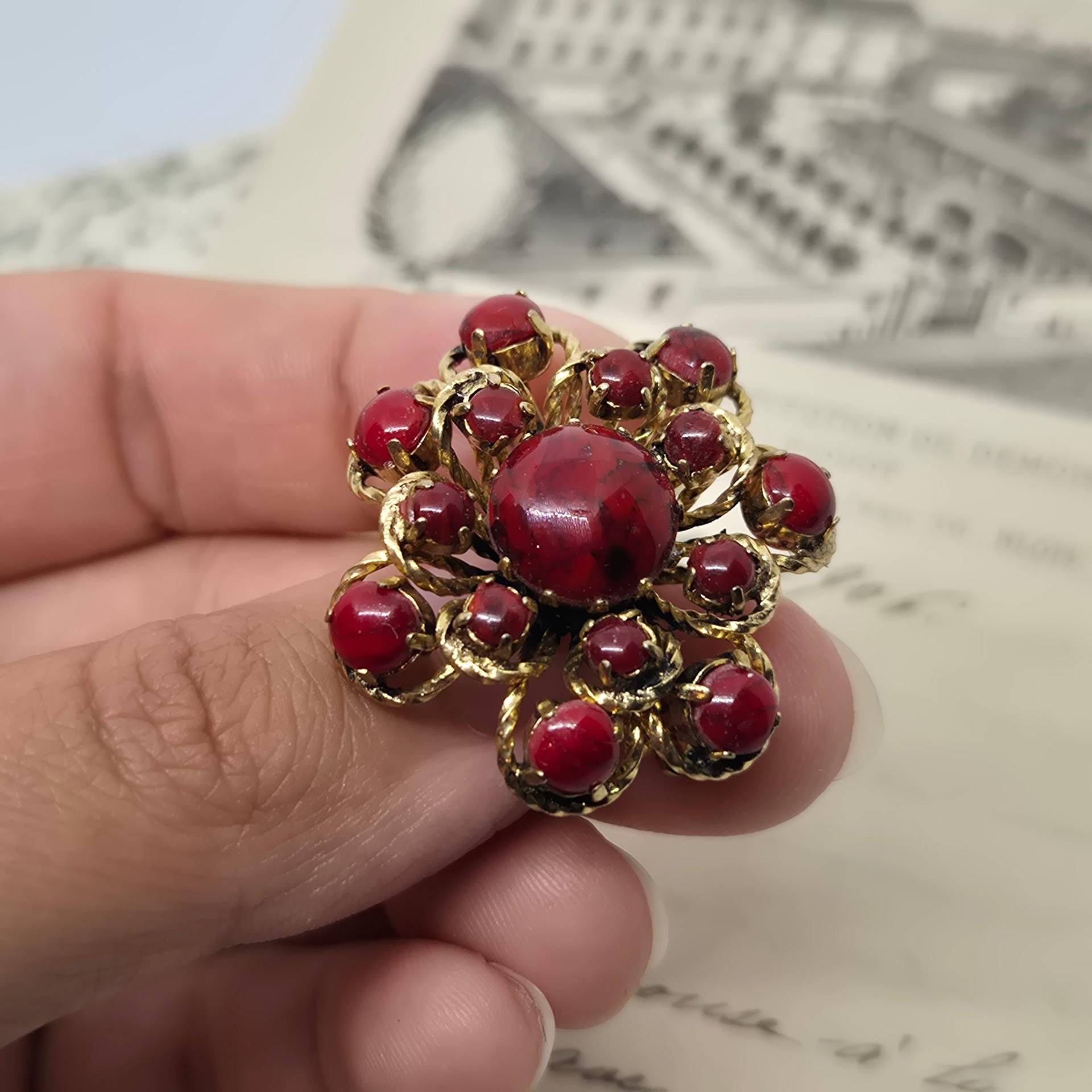 Feine 50Er Jahre Brosche Blume Blüten Gold Rot Marmoriert Edel Nummer 41 von AntikStorys