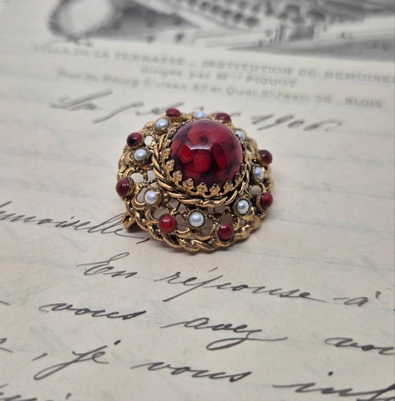 Feine 50Er Jahre Brosche Blume Blüten Gold Rot Unechte Perlen Edel Nummer 41 von AntikStorys