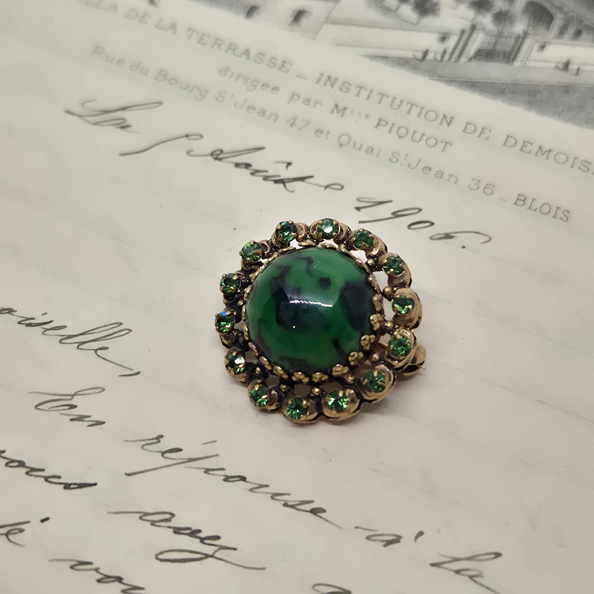 Feine 50Er Jahre Brosche Gold Grün Kranz Sehr Edel Nummer 41 von AntikStorys