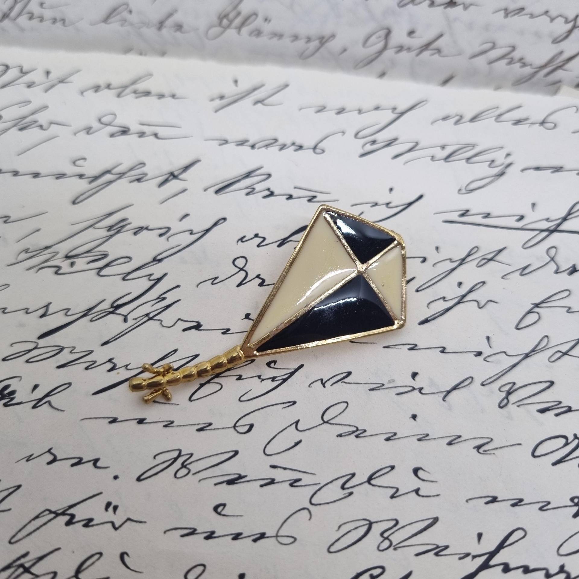 Pin Drache Flieger Einzigartige Vintage Brosche Antik 50Er Jahre Anstecker Gold Schwarz Weiß von AntikStorys