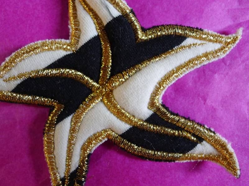 7 Schwarz-Weiß Gerippte Viskosesterne von AntikbeadsCie