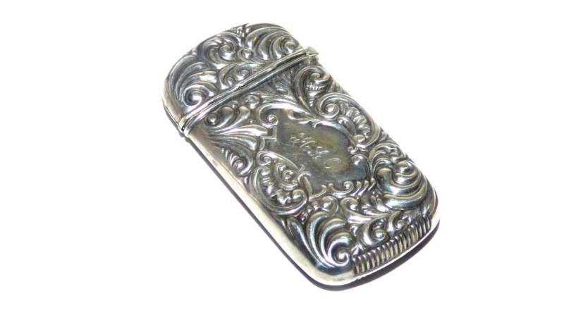 Jugendstil Hand Repousse Sterling Silber Match Safe Vesta Case Vergoldet Innen Jugendstil Hand Repousse Sterling Silber Match Safe Vesta Case Vergoldet Innen von Antike