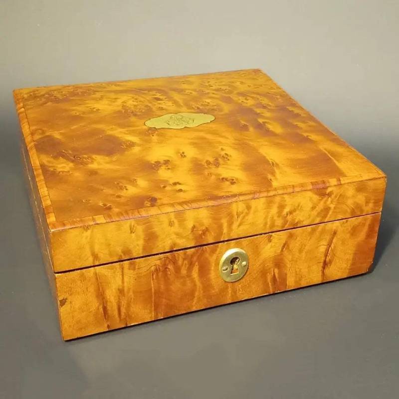 Biedermeier Schatulle in Ahorn Funiert von AntikeMoebelHochheim