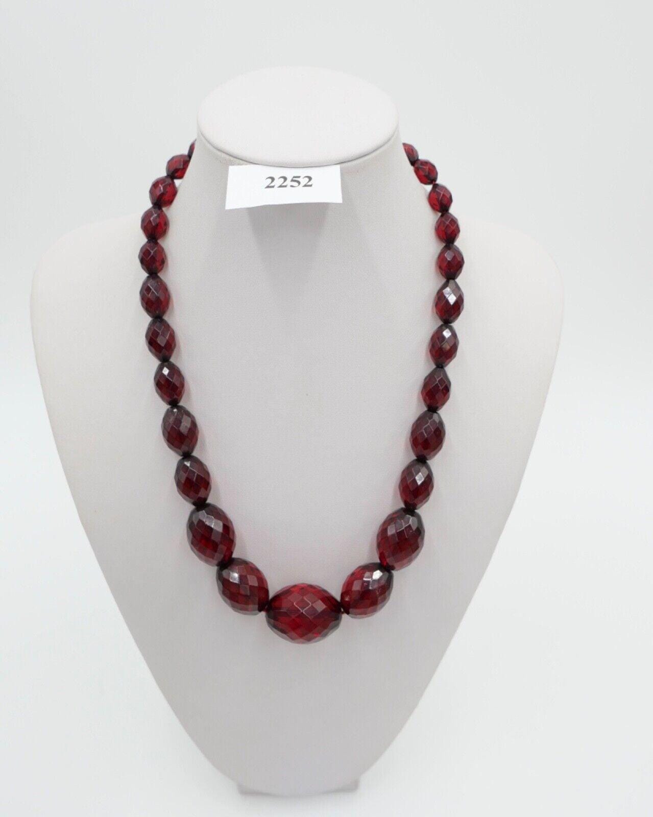 1920Er Jahre Cherry Bakelit Rot Oliven Bakelite Kette Königsberger Schliff 51cm von AntikhandelStuttgart