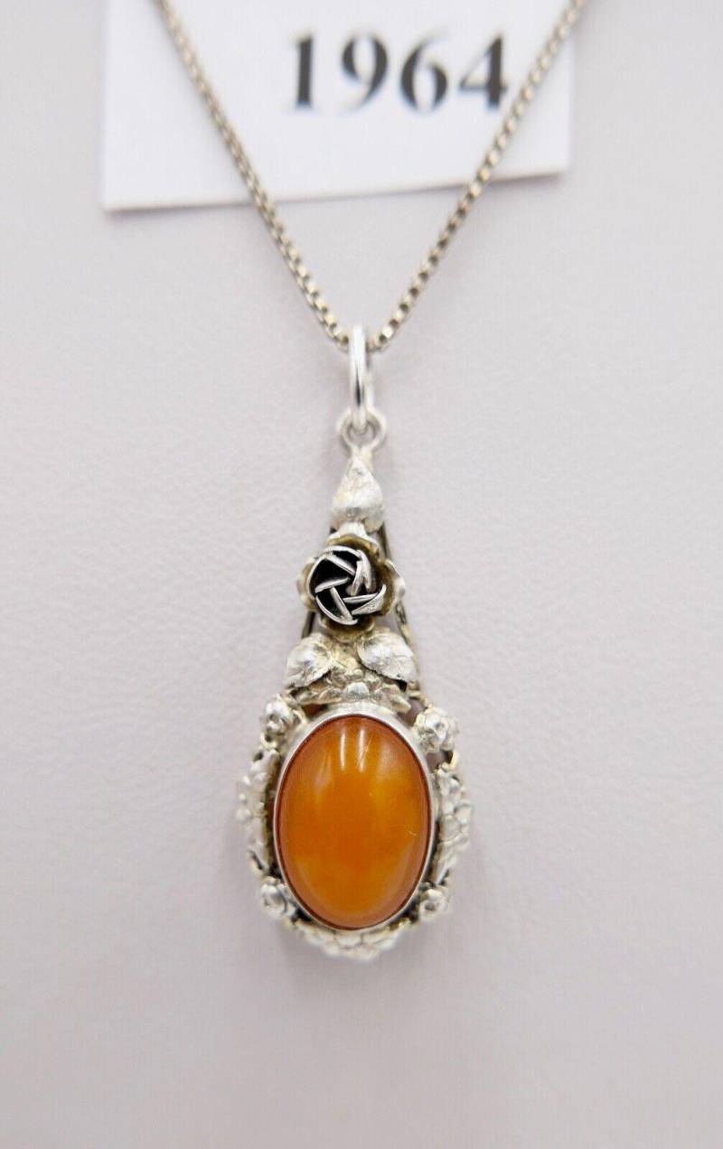 1980Er Jahre Floraler Bernstein Anhänger in Silber von AntikhandelStuttgart