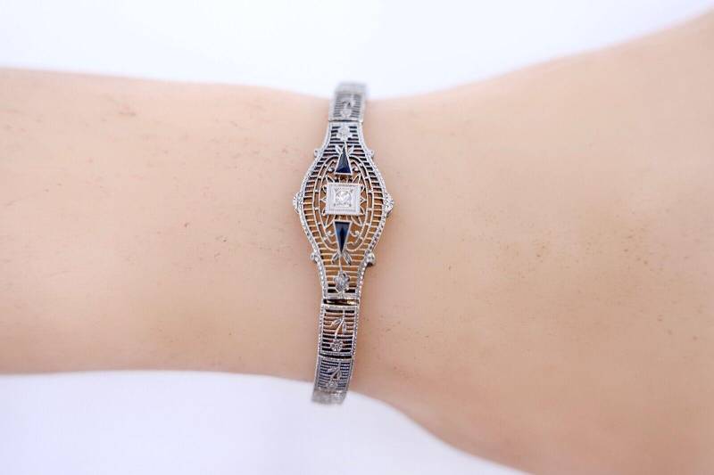 20Er Floral Filigranes Damen Armband 10K Weißgold Philadelphia Diamant & Saphir von AntikhandelStuttgart