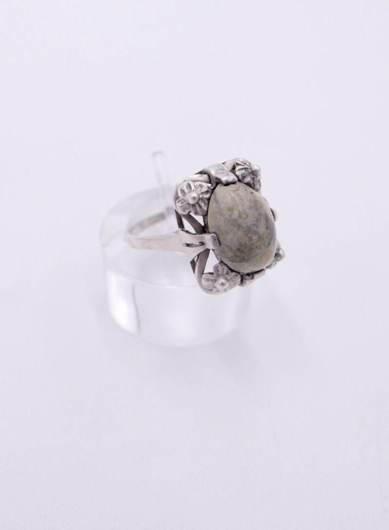 50Er Jahre Damenring 835 Silber Gr. 54 Mit Grünem Jaspis Cabochon 50Er Jahre Damenring 835 Silber Gr. 54 Mit Grünem Jaspis Cabochon von AntikhandelStuttgart
