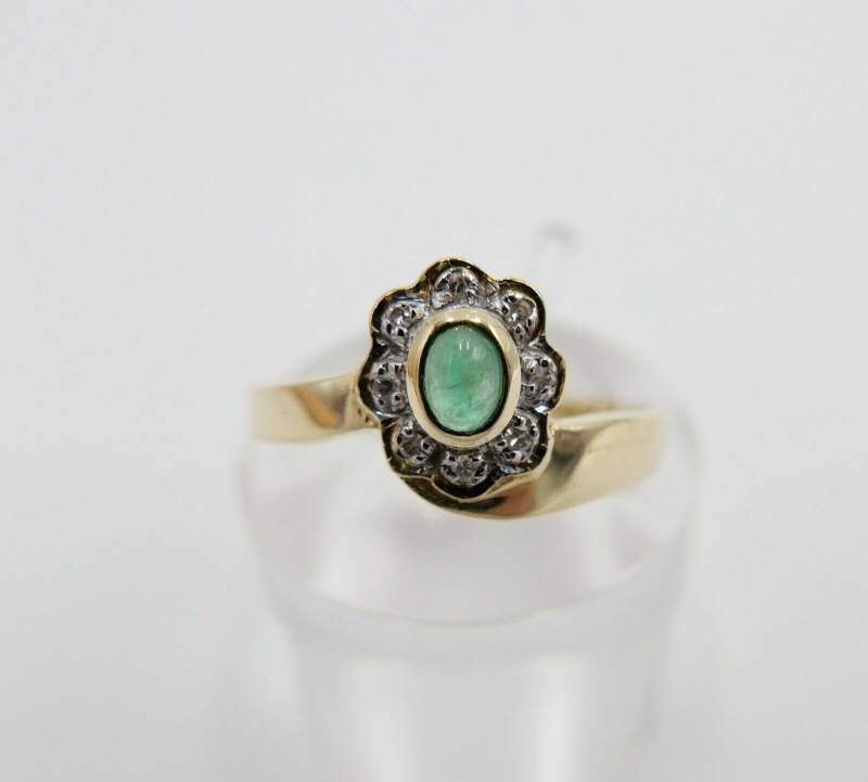 80Er Jahre Gelbgold Damen Ring 585 14K Gr.54 Smaragd Cabochon & Diamant von AntikhandelStuttgart