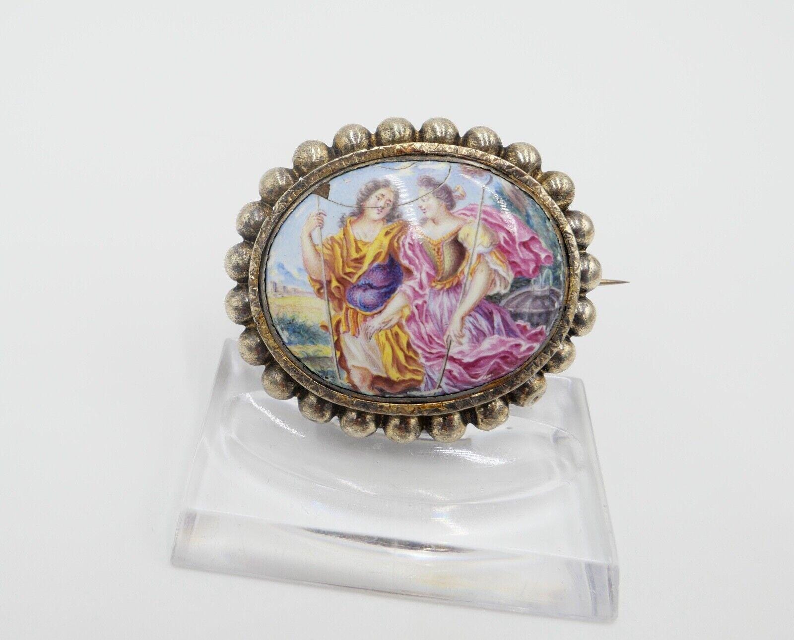 Antike Brosche Aus Dem 19. Jh Silber Vergoldet Emaille Barock Szene von AntikhandelStuttgart