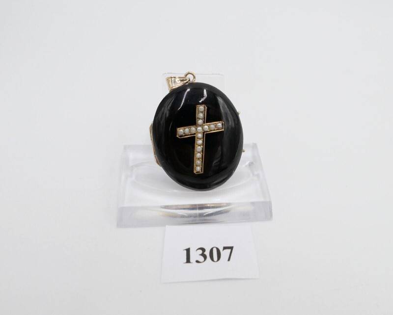 Biedermeier Um 1840 Anhänger Foto Medaillon Gold 585 14K Saatperlen & Onyx Kreuz von AntikhandelStuttgart