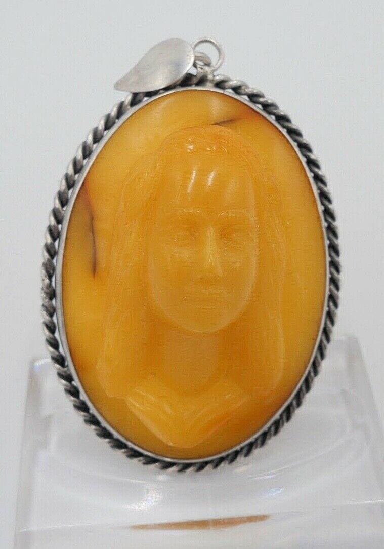 Vintage Alt Anhänger Silber Bernstein Butterscotch Relief Frauenkopf Amber von AntikhandelStuttgart