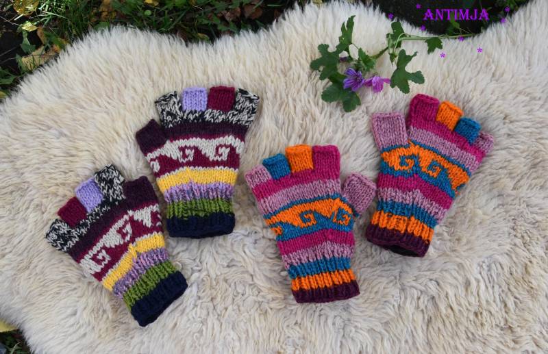 Fingerlose Handschuhe Gefüttert Wolle Fingerlinge Bunt Handgestrickt Hippie Strick Schafwolle von Antimja