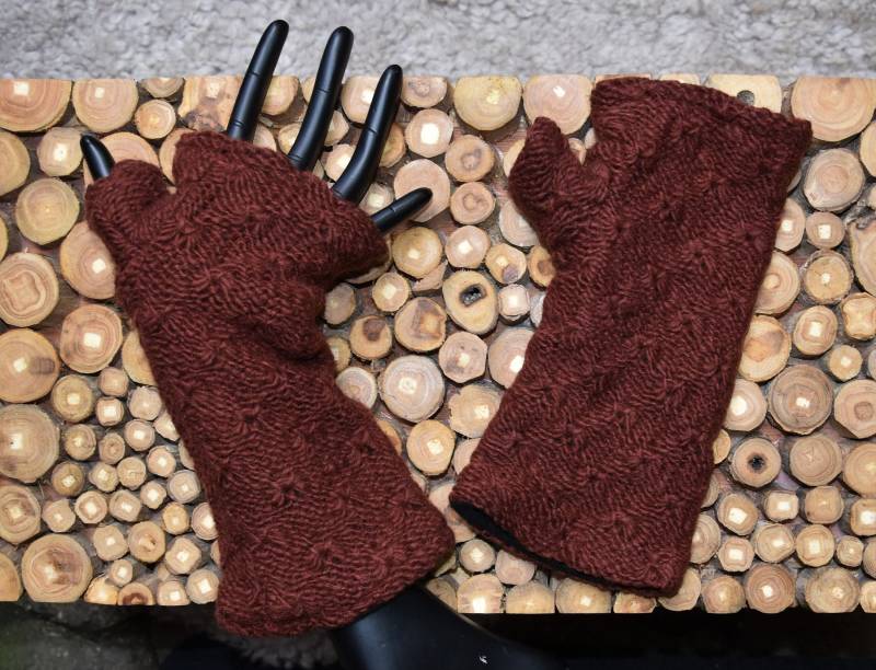 Handstulpen Wolle Braun Handgestricke Pulswärmer Gefüttert Strick Dekorative Armstulpen Stulpen Schafwolle Braunton von Antimja