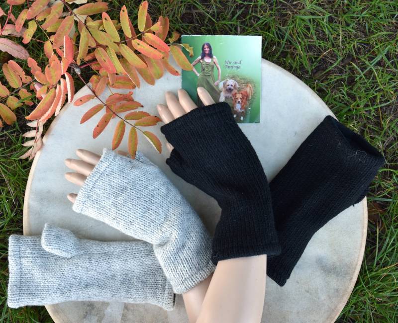 Handstulpen Wolle Gefüttert Strick Stulpen Grau Pulswärmer Schwarz Gefütterte Warme Winter Hand Schafwolle von Antimja