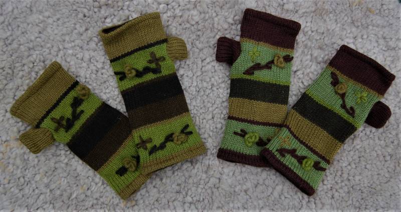 Handstulpen Wolle Pulswärmer Strick Dekorative Stulpen Grün Blumen Armstulpen Schafwolle Gefüttert Blume Winter von Antimja