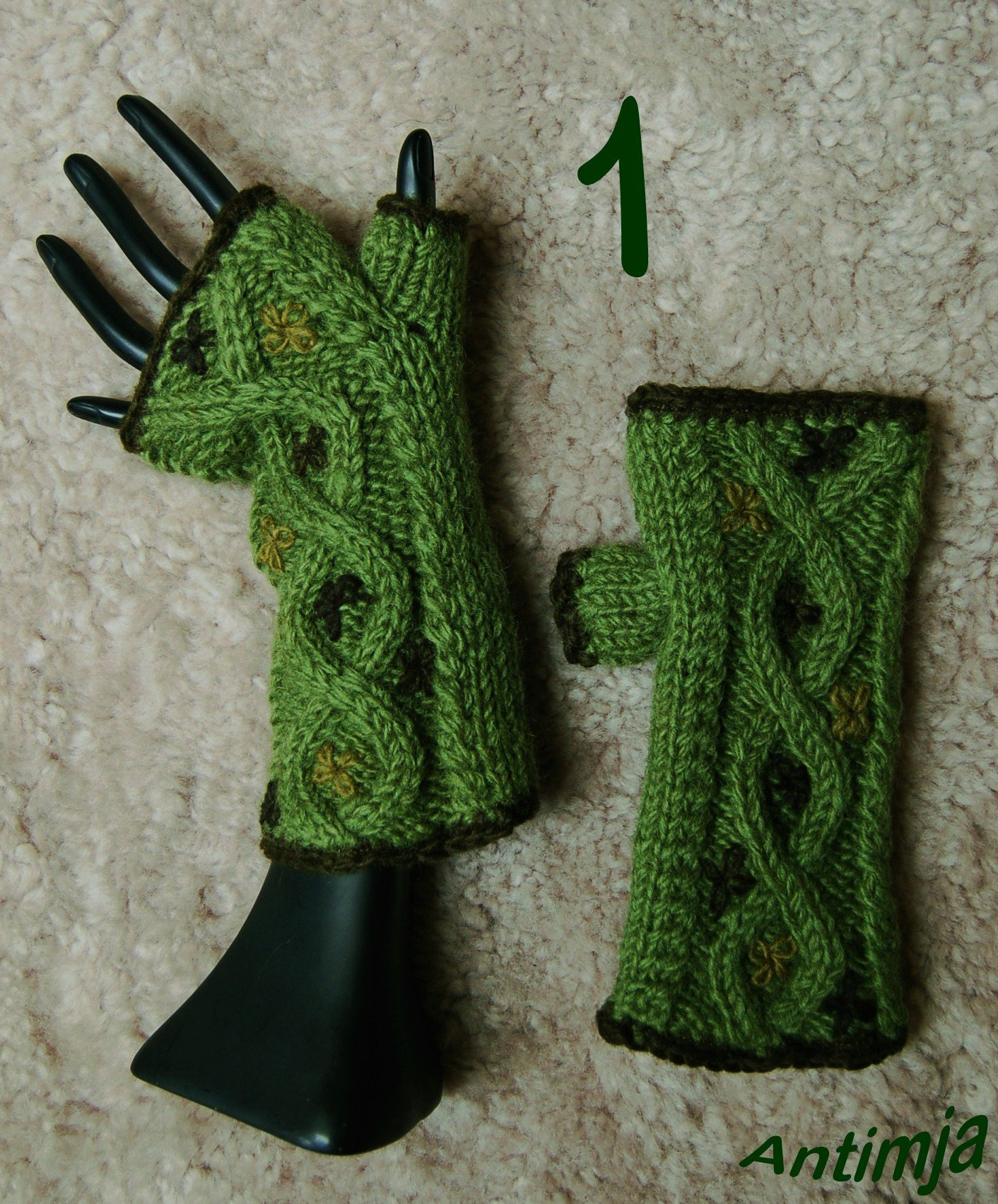 Handstulpen Wolle Wollstulpen Pulswärmer Gefütterte Dekorative Stulpen Blumen Winter Damen Armstulpen Strick von Antimja