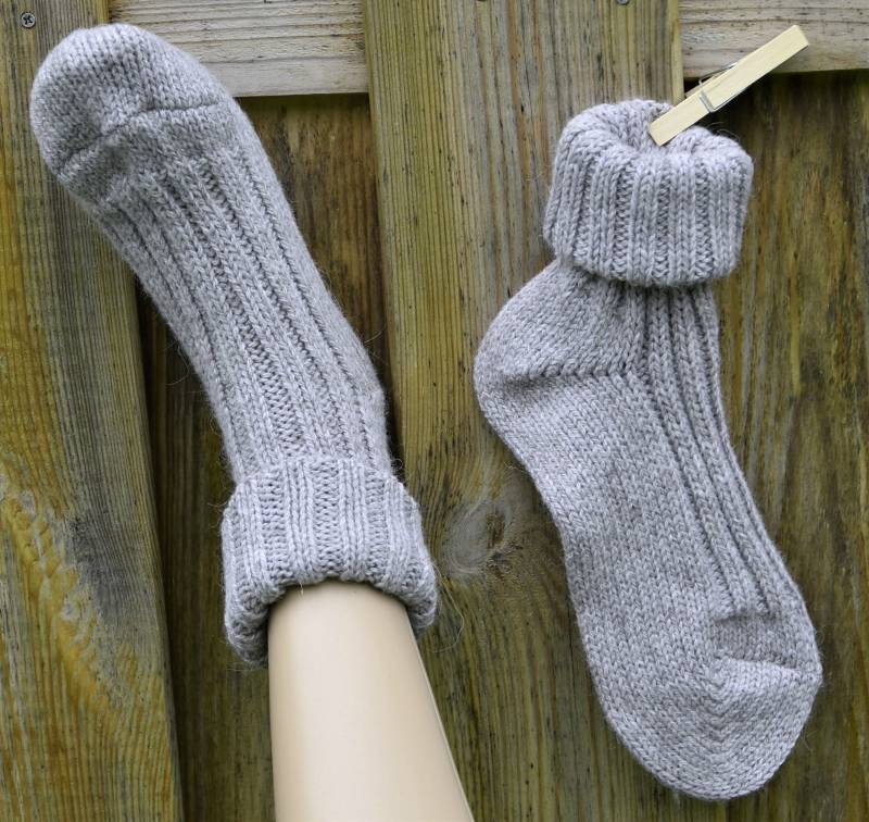 Socken Mit Alpaka Wolle Hell Beige Umschlag Winter 35-46 Warme Kuschel Haussocken von Antimja