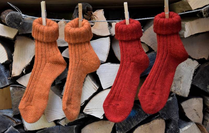 Socken Mit Alpaka Wolle Umschlag Winter 35-38 39-42 Warme Orange Kuschel Rot Haussocken von Antimja