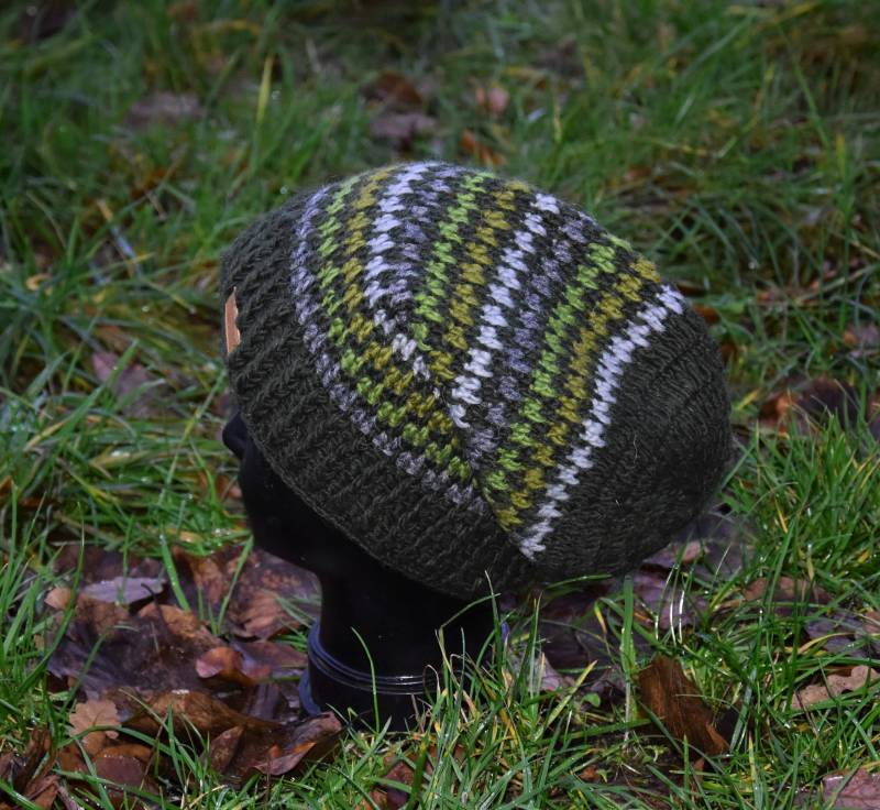 Wollmütze Beanie Warme Strickmütze Schafwolle Wintermütze Kopfbedeckung Hippie Winter Mütze Grün Muster Handgestrickt von Antimja