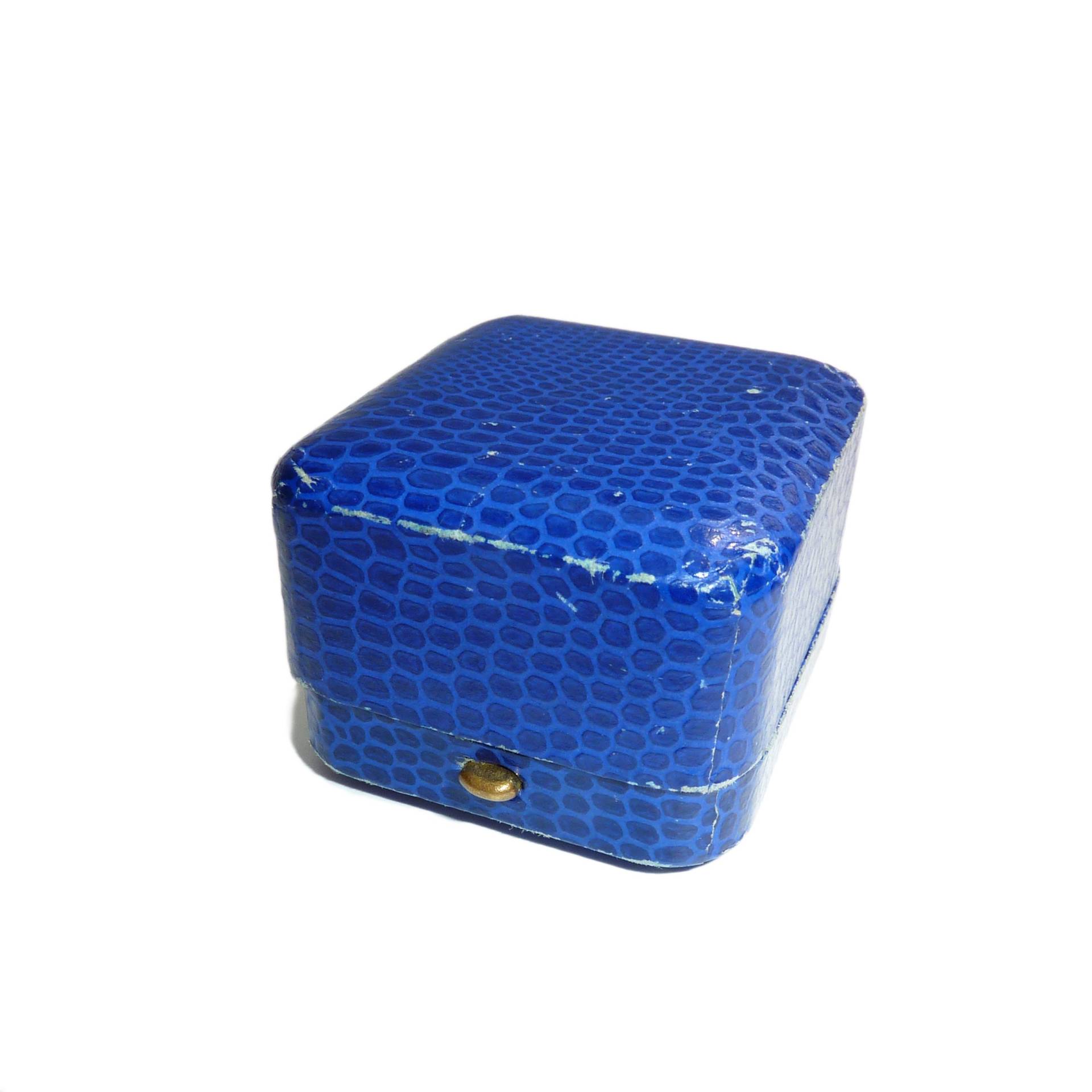 Antike Blaue Faux Schlangenhaut Leder Ring/Kleine Anhänger-Box Mit Blauem Samtfutter von AntiqueAnimalJewelry